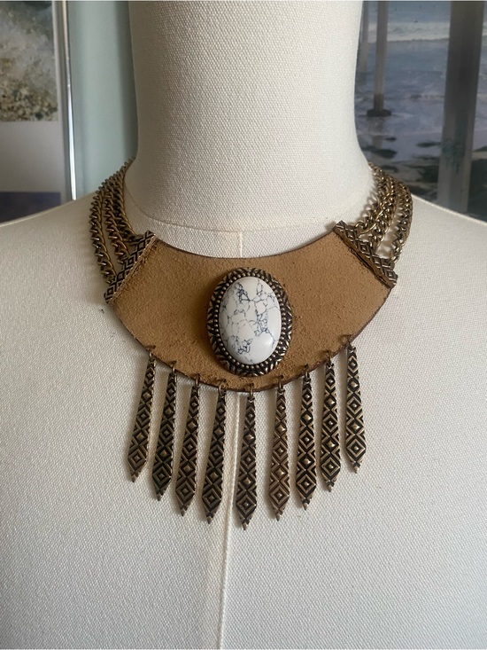 Jewelry - Southwestern Boho Statement Bib Necklace Faux Howlite Suede Fringe Bronze Tone